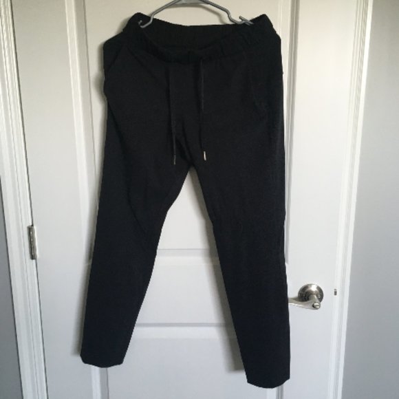 Lululemon On The Fly 7/8 Pant - Black - Picture 3 of 5